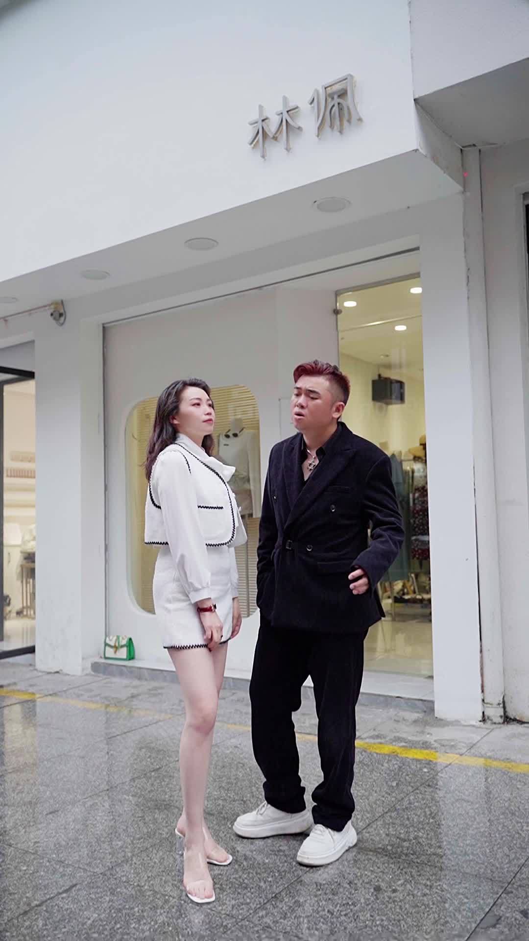 这位女主拍摄的五套服装全是在这家店购买的@我是林佩,林佩是我.