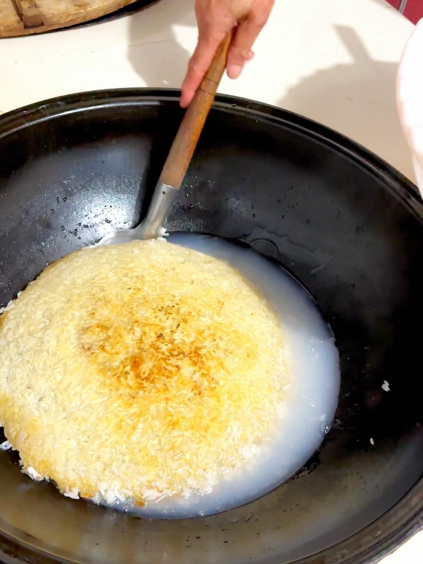 问我岳西人为什么喜欢喝洗米水,其实这不是洗米水,是我们独有的锅巴汤