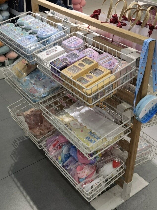 小商品百货店货架陈列效果