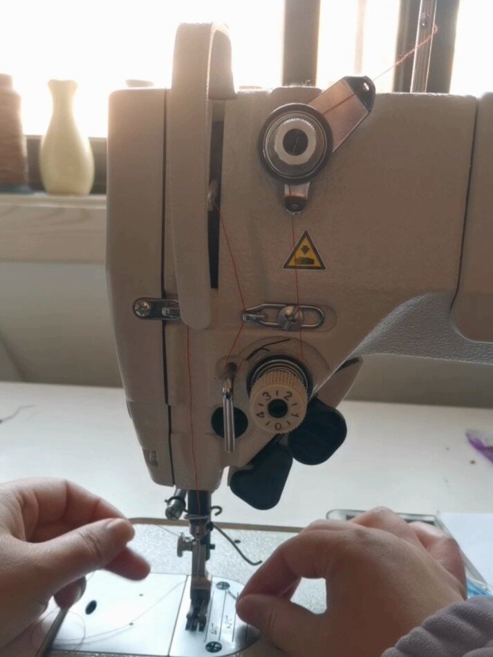 老式缝纫机穿线教程图片