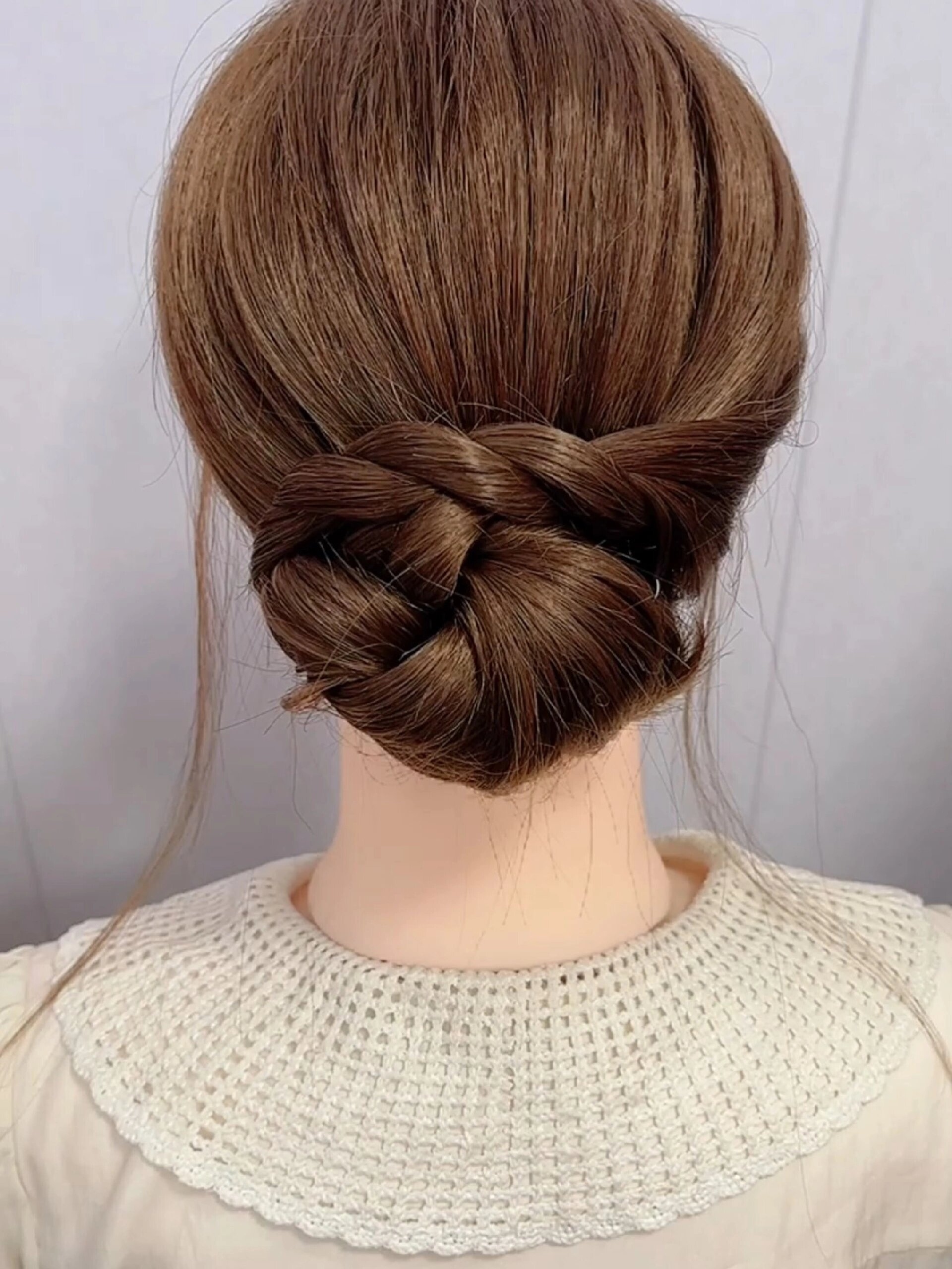 简单盘发气质优雅