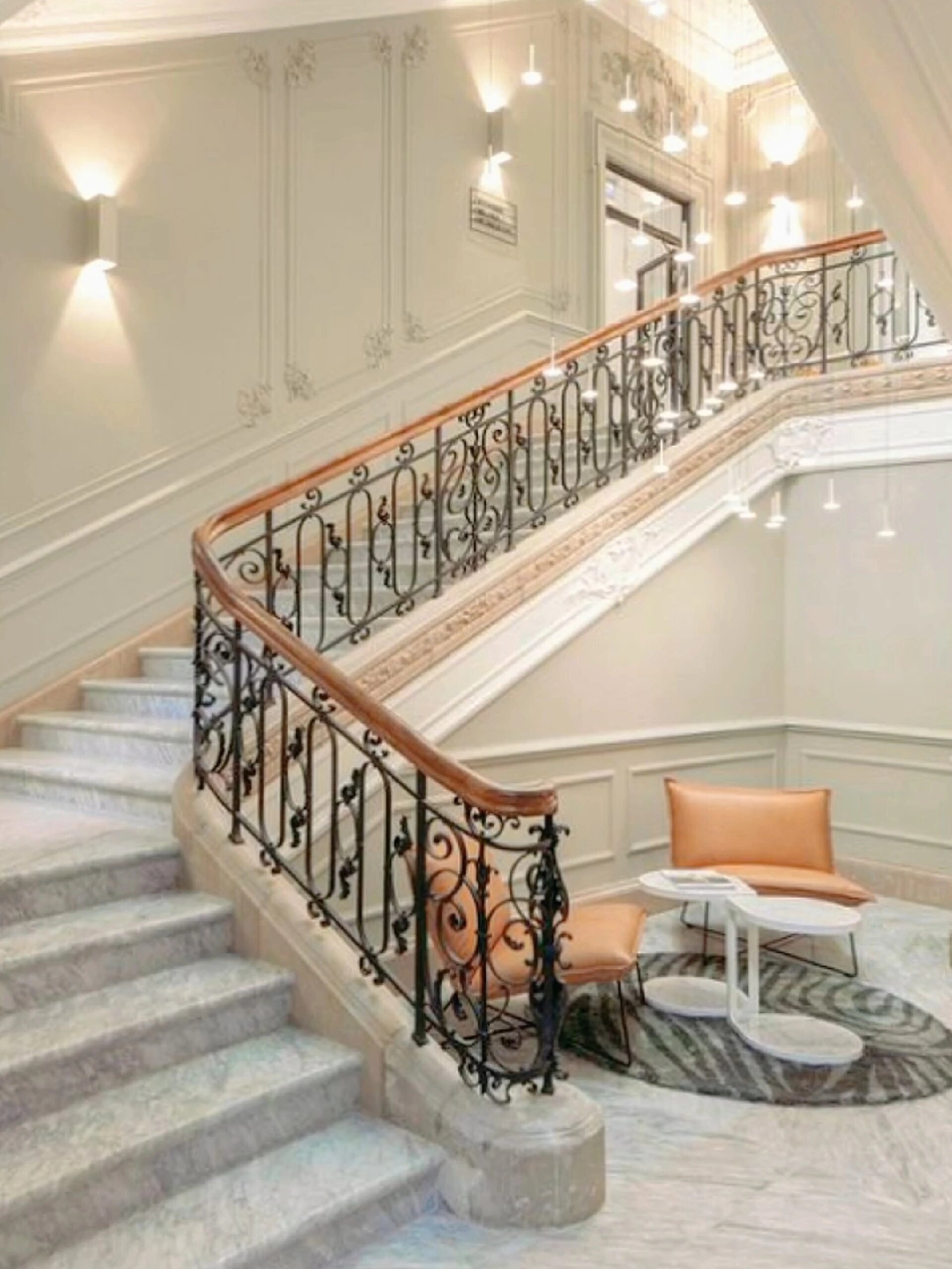 唯美的铁艺楼梯扶手