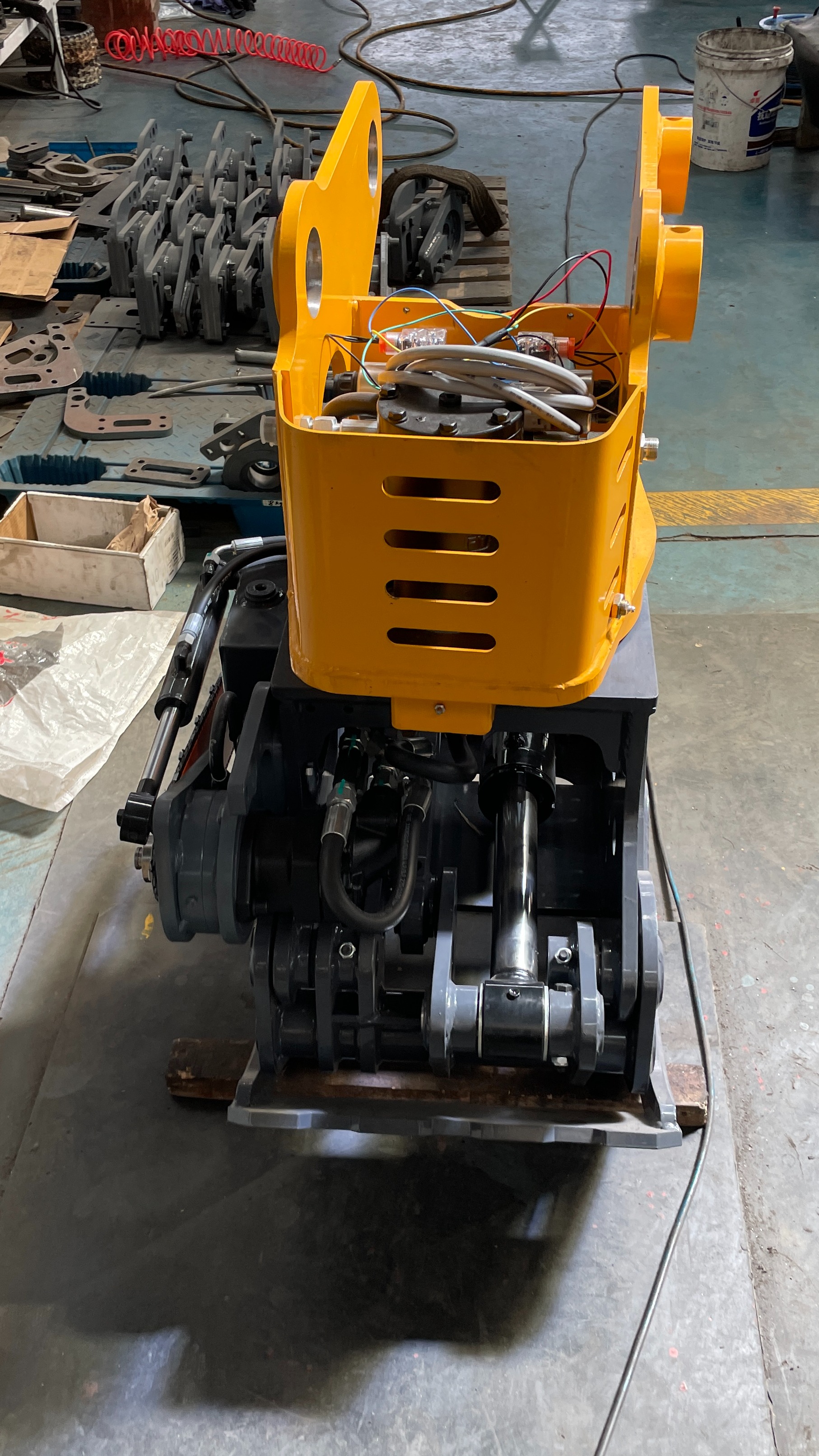 全地形砍树机全自动伐木机多功能割树机 国外液压旋转伐木