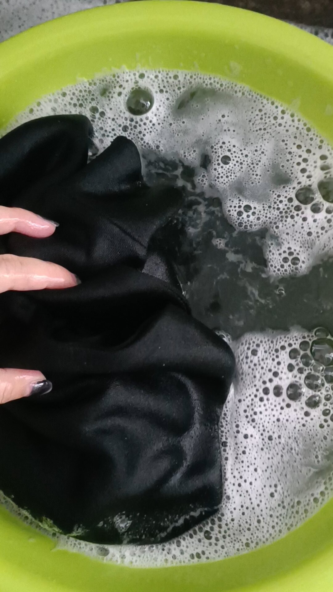 黑色卫衣严重掉色