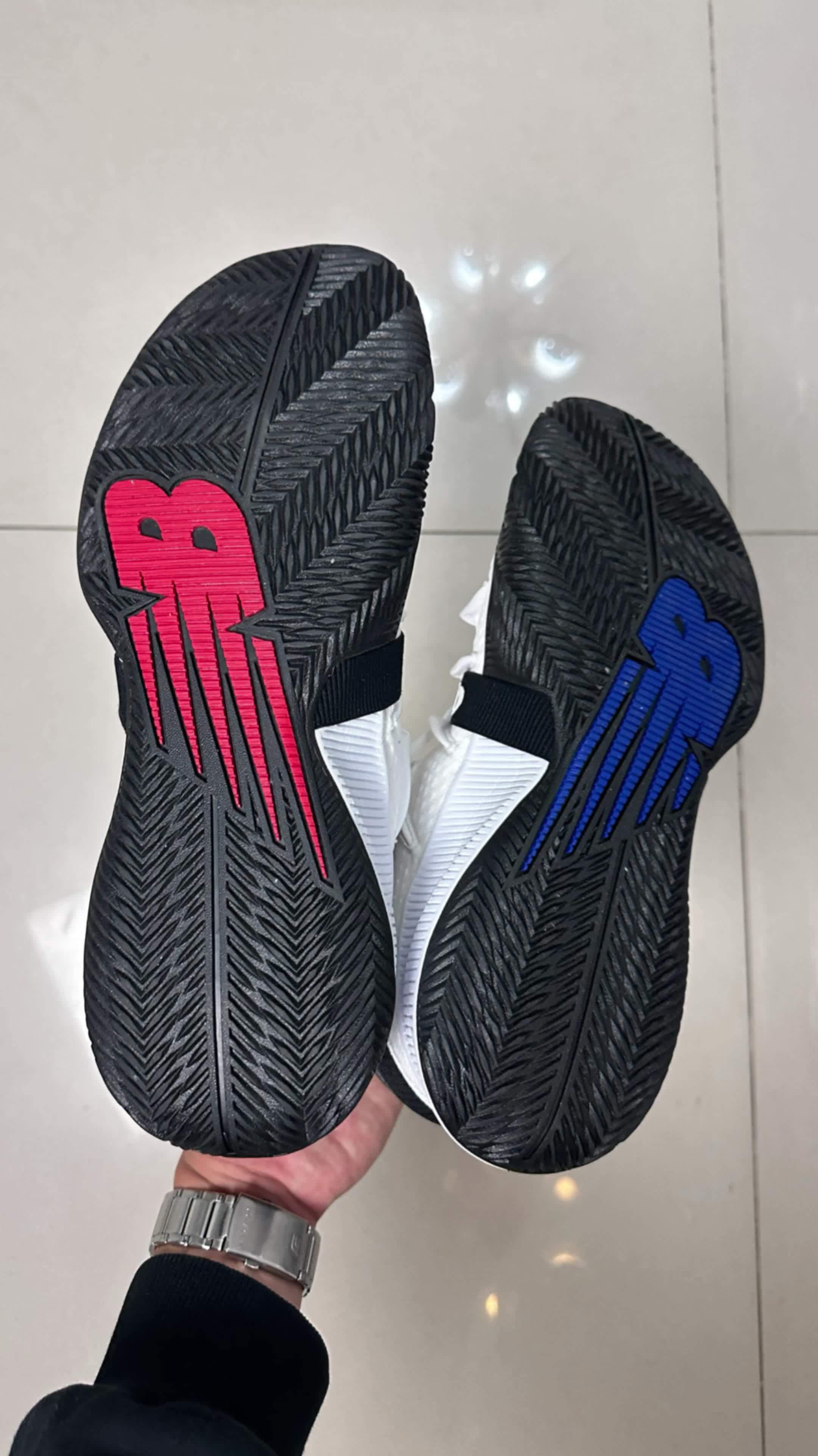 伦纳德居然又休了 球鞋测评 鞋狗的日常 球鞋开箱 伦纳德 omn1s