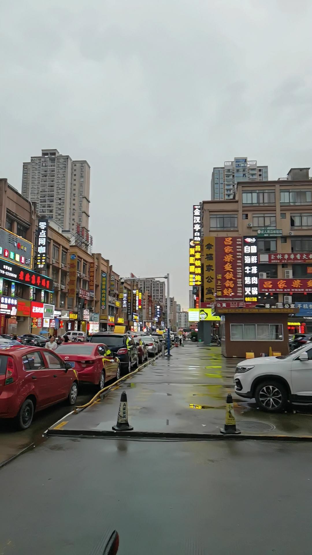 防城港最多美食店点街