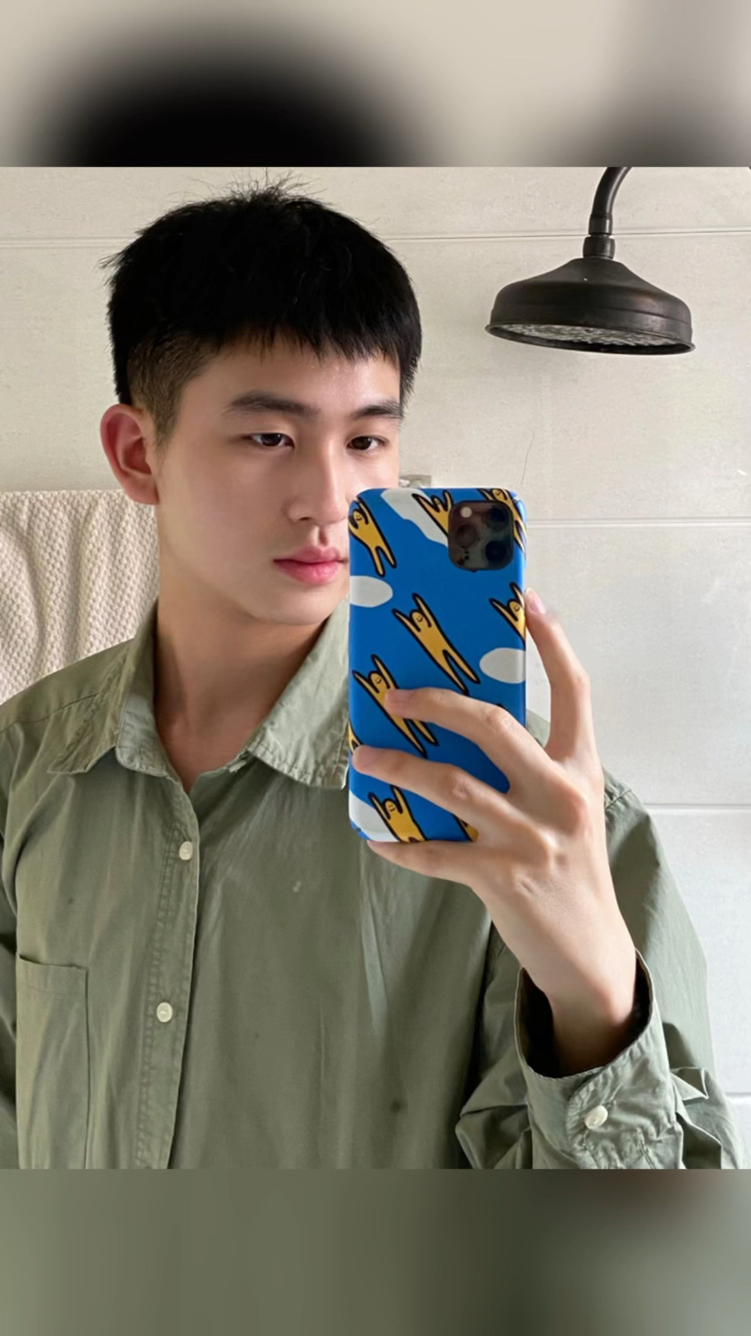 不烫不染也好看的发型推荐短碎盖-度小视