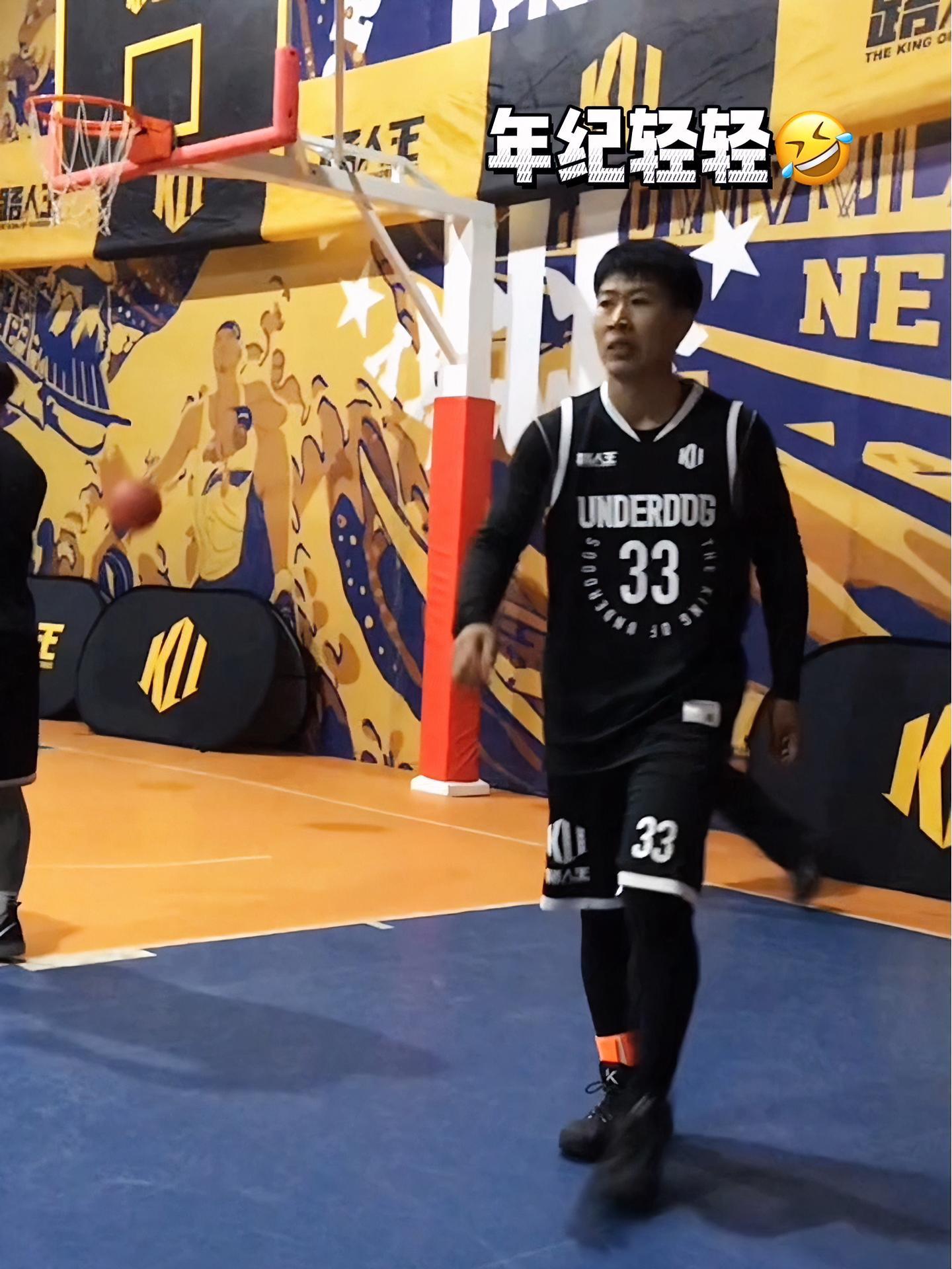 20岁的年纪,60岁的打法……. 路人王篮球 聚焦每一次全力以赴