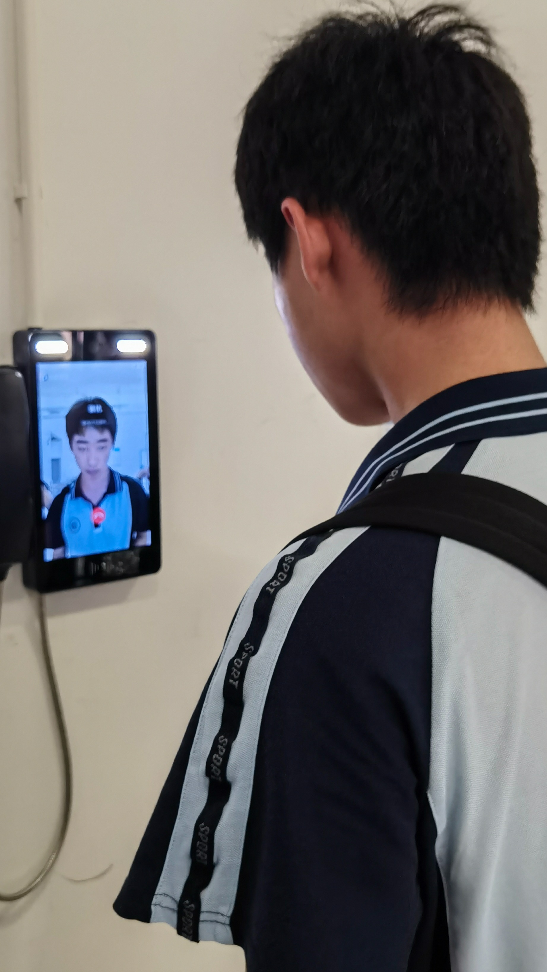 校园电话机可以发信息吗(校园电话机普通电话卡能用吗)