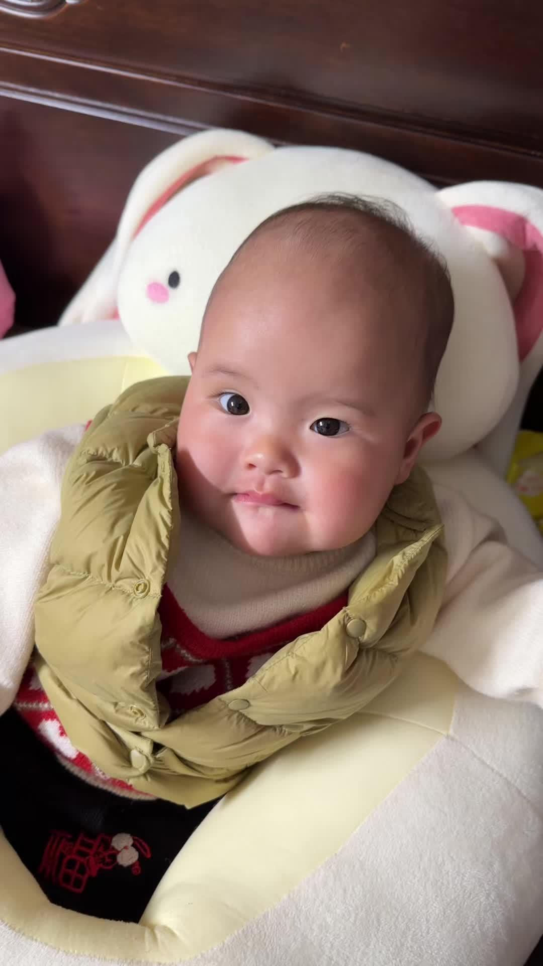 这样萌萌的小毛孩可爱的不像话了 有一个超级可爱的宝宝是什么体验