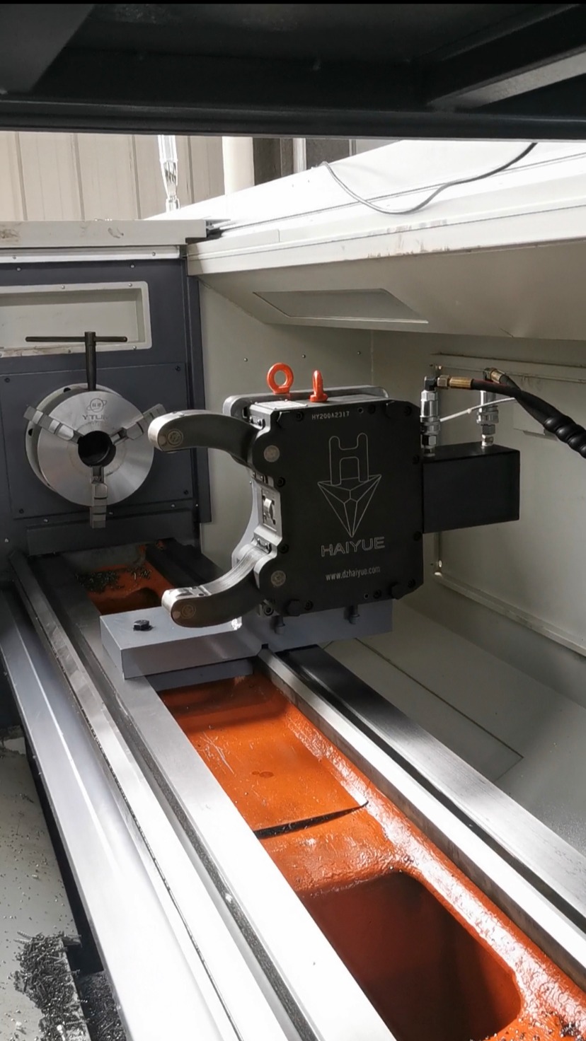 海跃液压中心架,现场吊装