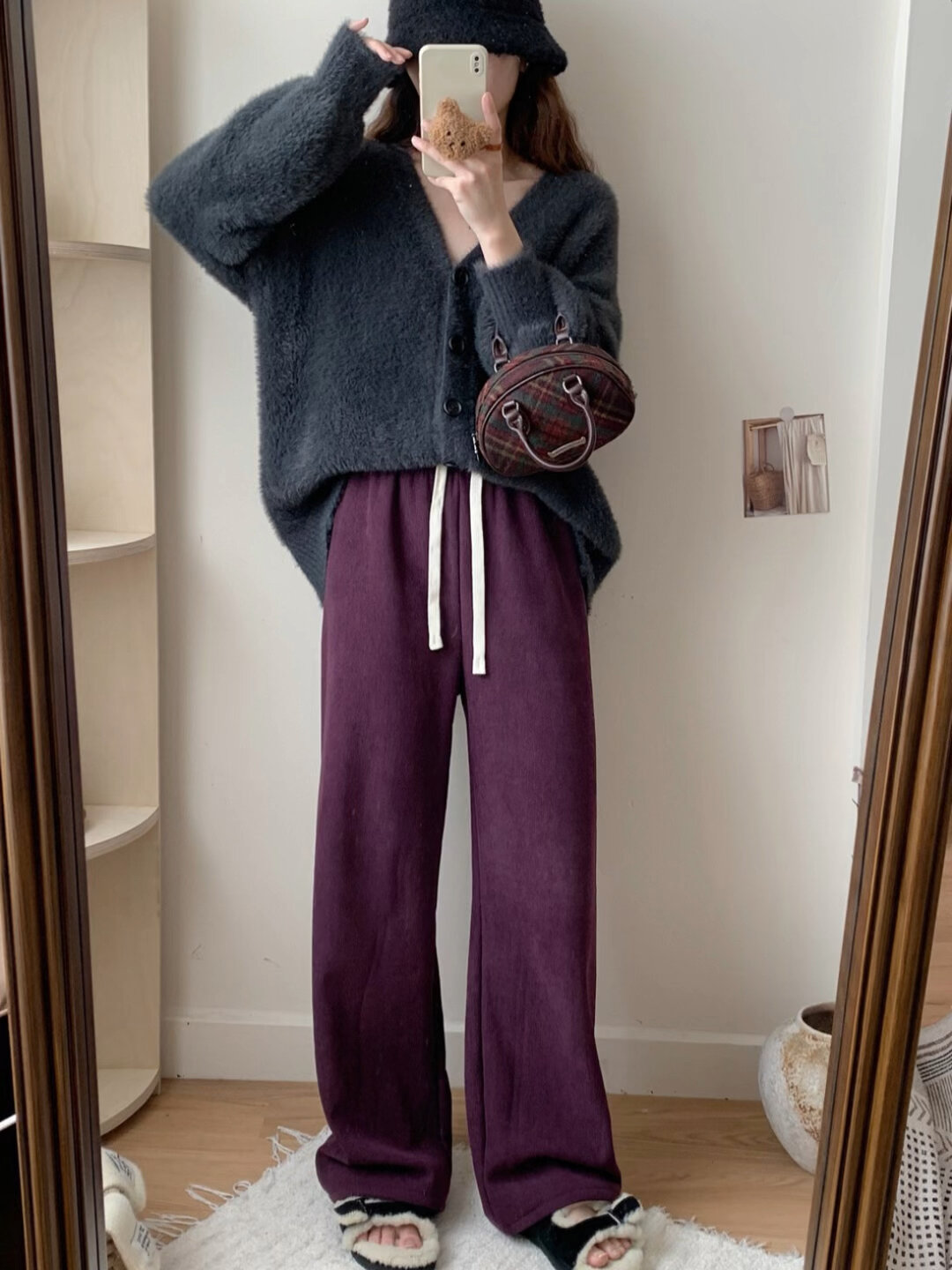 绝了紫色裤子搭配深灰真的太好看啦