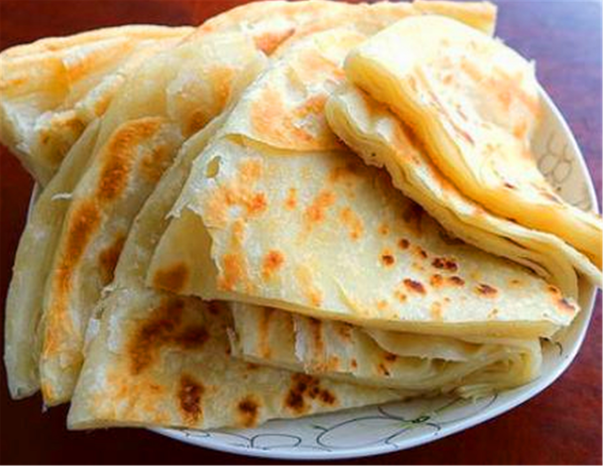 早餐烙饼有技巧,掌握3点窍门,出锅饼香又软,非常美味!