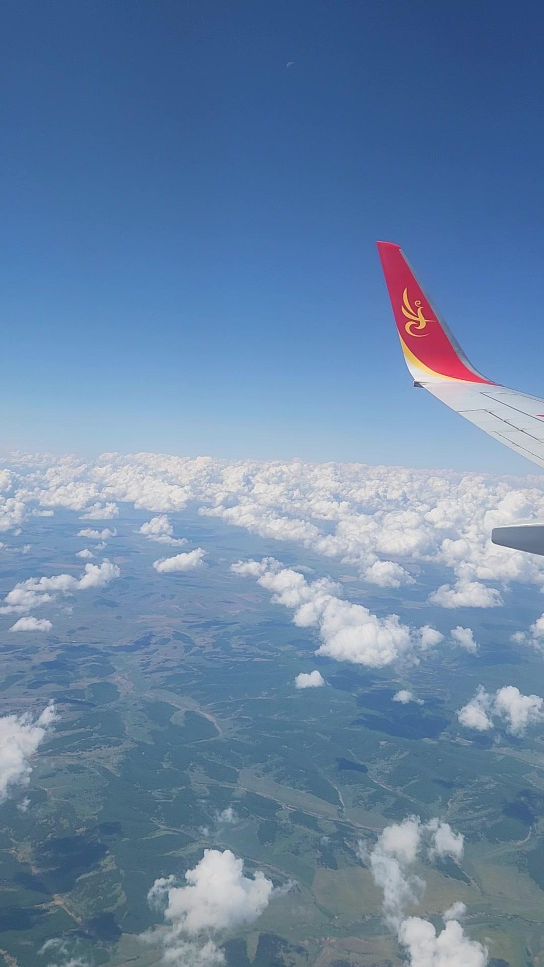 云层上的风景 飞机上的美景 蓝天白云晴空万里 云的心事只有风知道