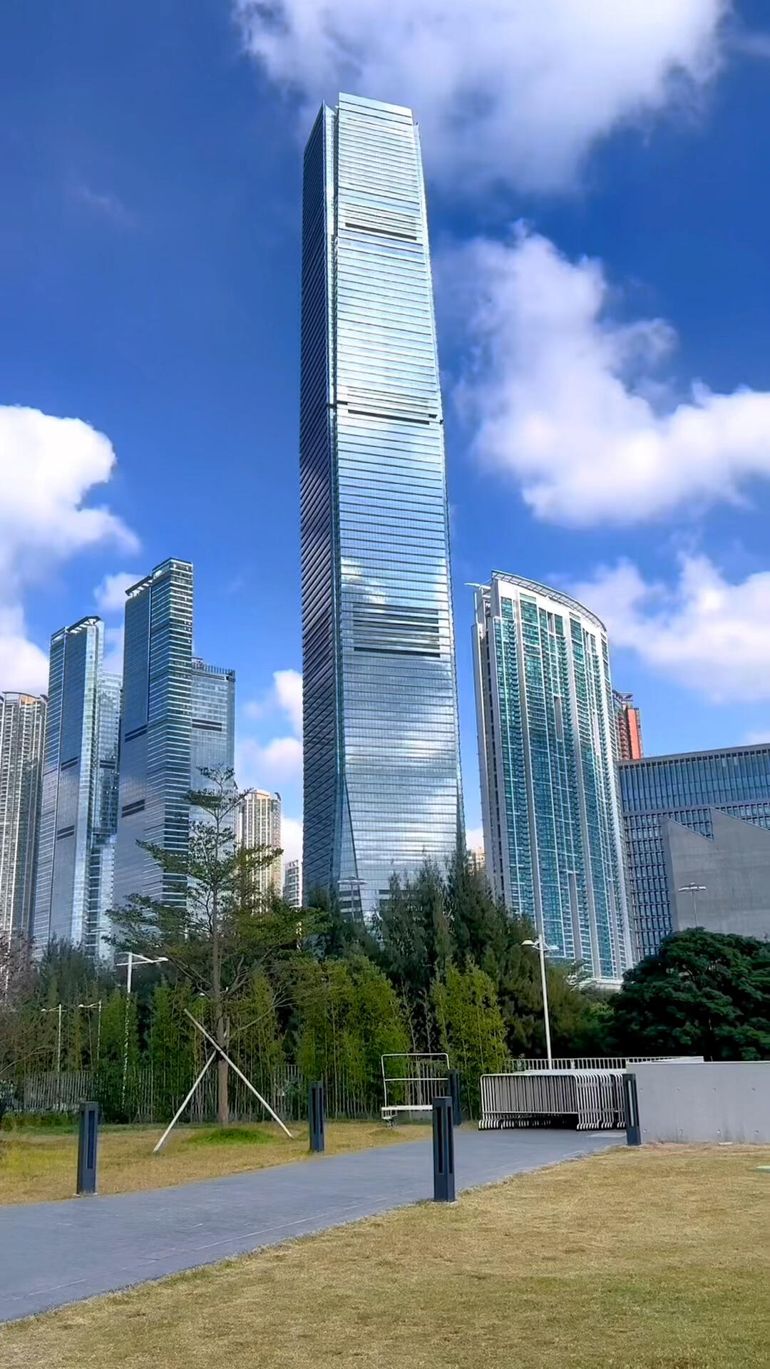 香港第一高楼一一环球贸易广场