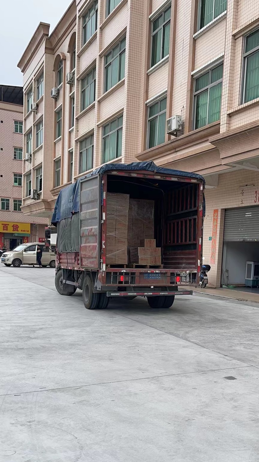 华海蜂窝活性炭发货现场实拍,准备接货吧!