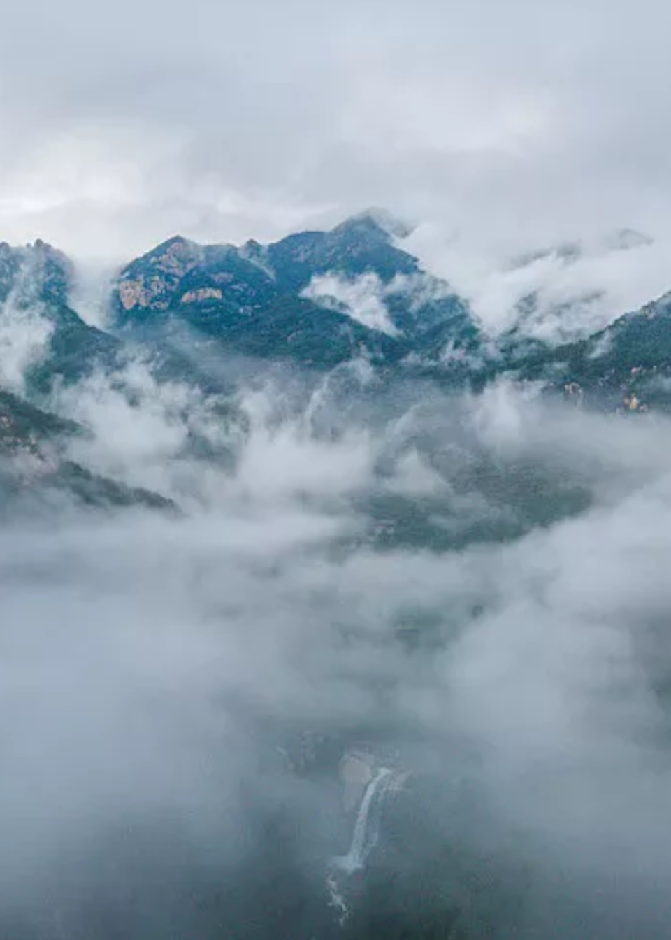 仙氣飄飄!雨後泰山雲霧繚繞美出天際-度小視