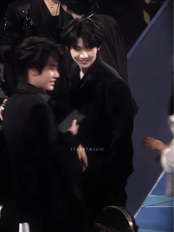 马嘉祺这题我会,黑西装