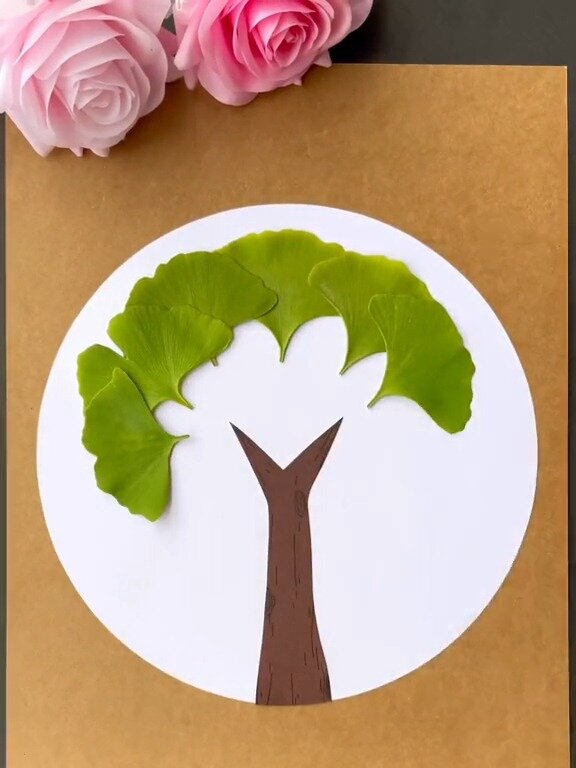 用银杏叶做大树贴画,也太简单了吧