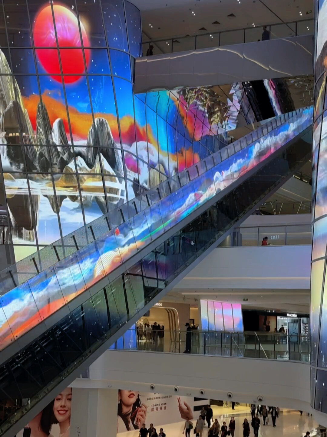 北京五棵松万达的飞天梯也太酷了