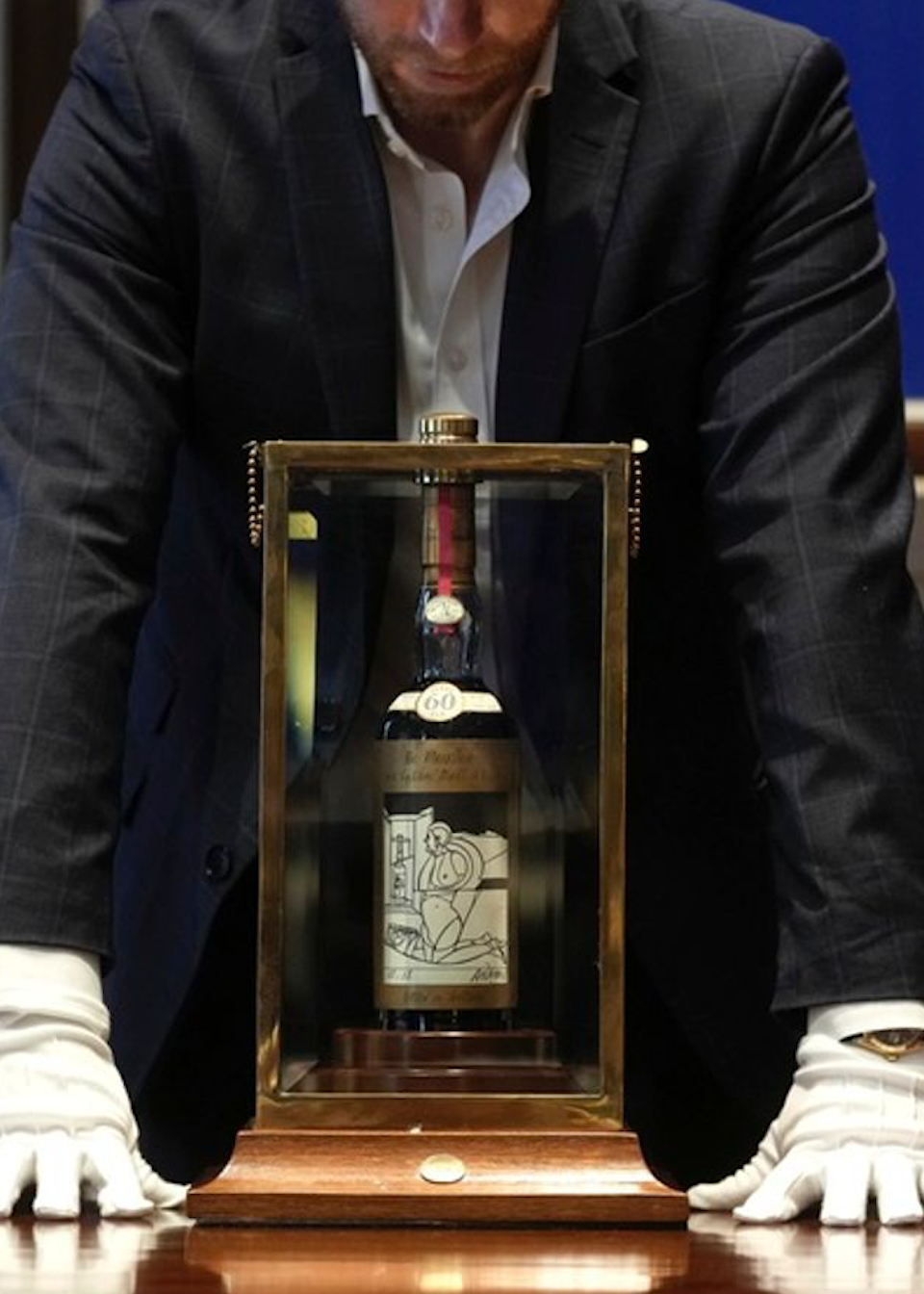 世界上最贵的威士忌来了成交价超1900万元