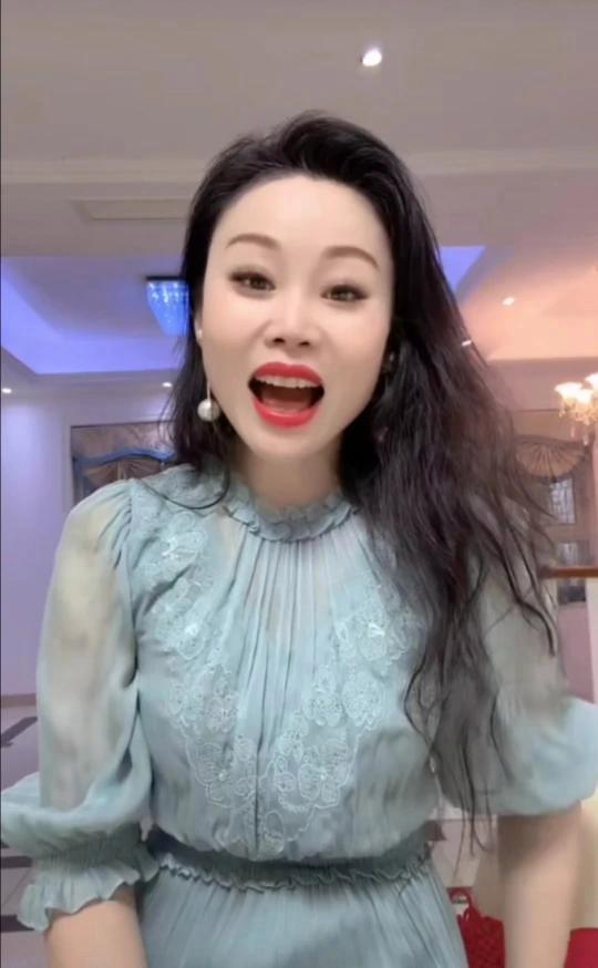 草帽姐,你和你家大琪琪就别讲课了,咱不能误人子弟啊