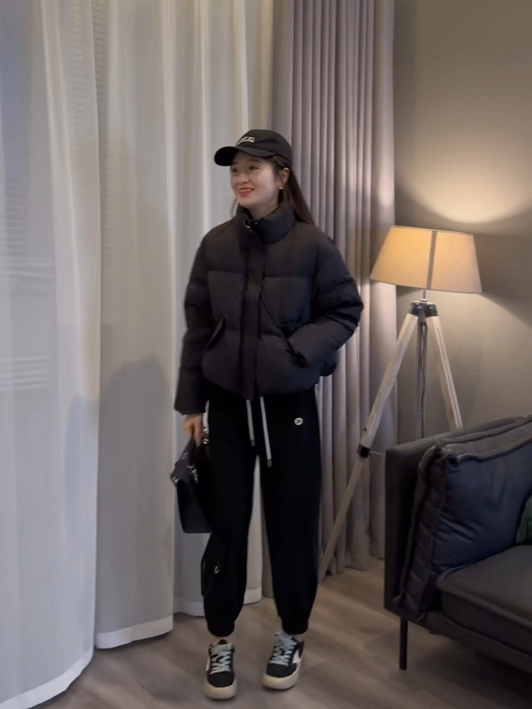 ootd|黑色羽绒服搭卫裤真的绝!