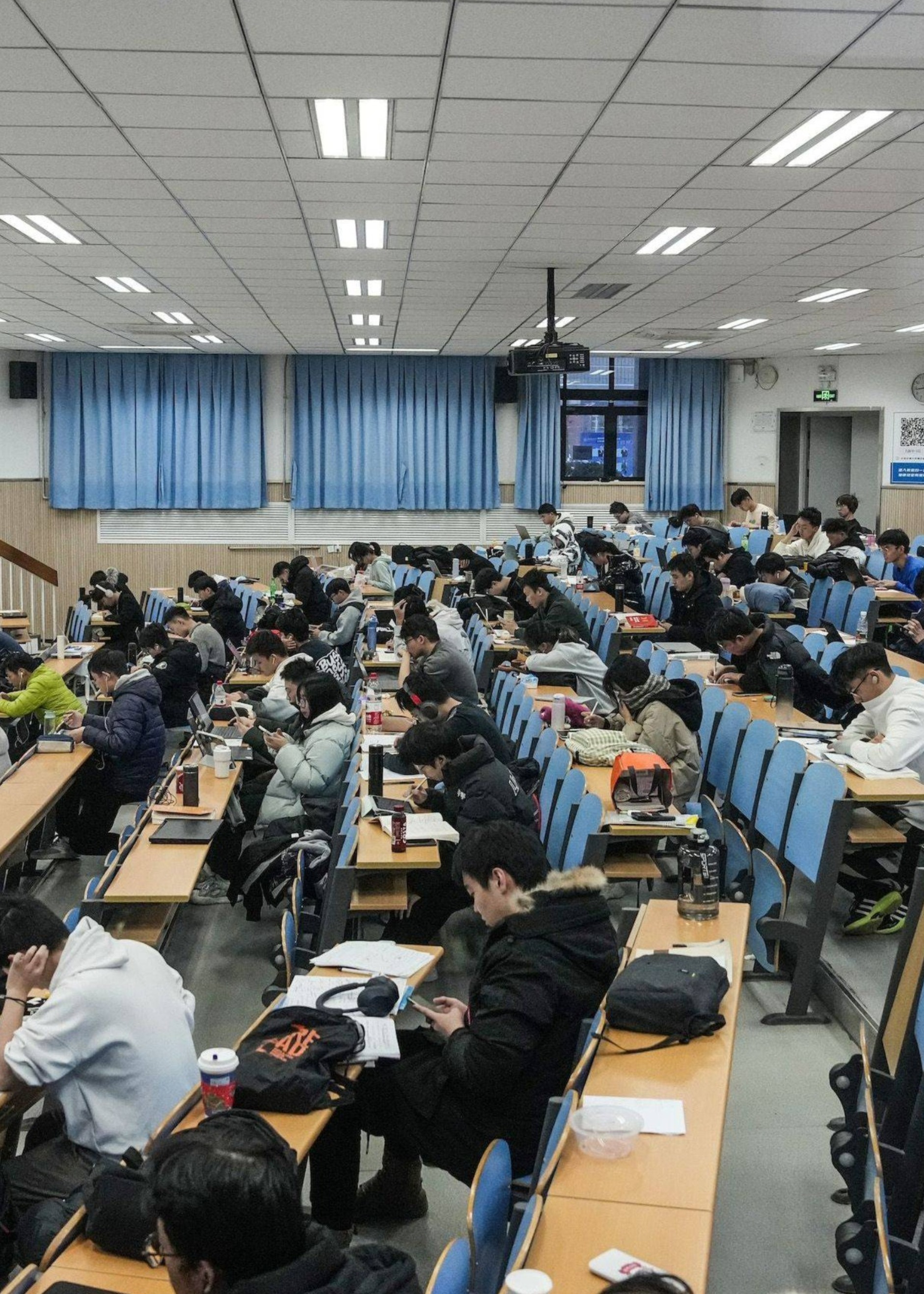 某大学老师课堂言论引争议,"生孩子会长寿" "所谓比较厉害的女性 寿命