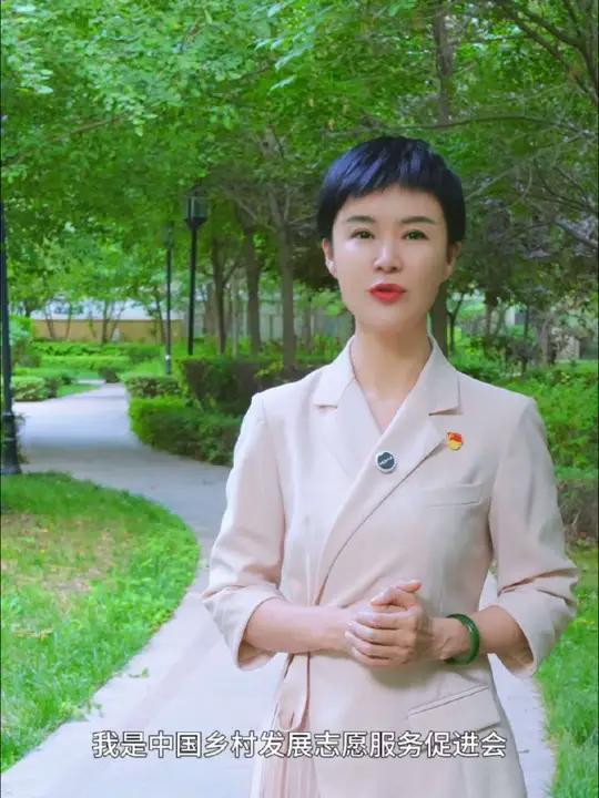 新疆"网红干部"坠马,离世消息不实,正在抢救,愿我们一起祈祷