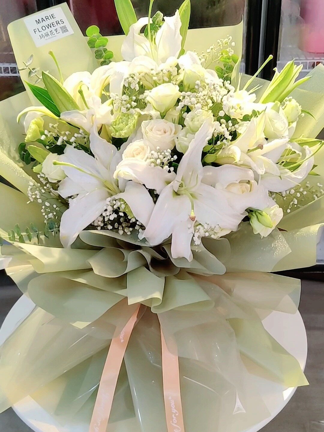 白色系百合花束