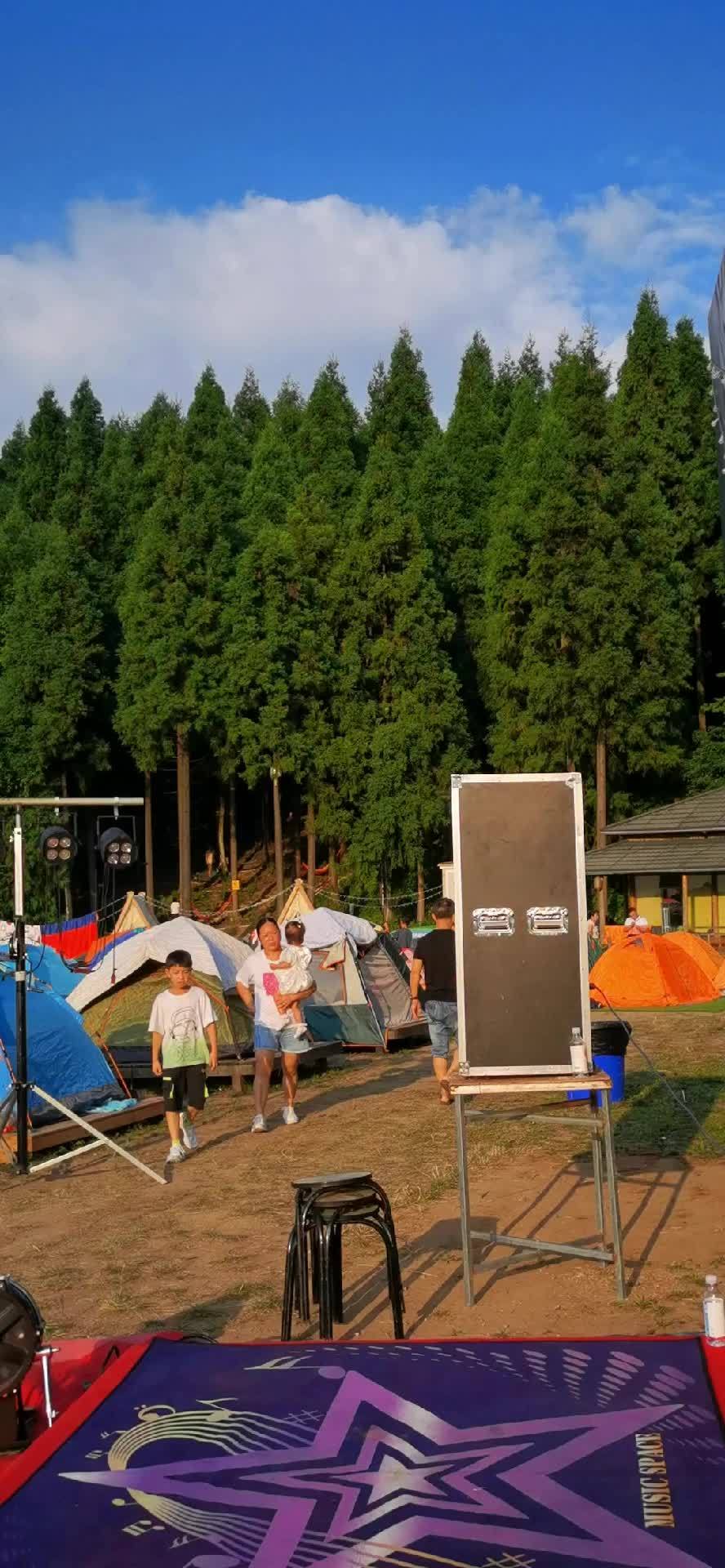 华蓥山帐篷音乐节户外露营户外唱歌