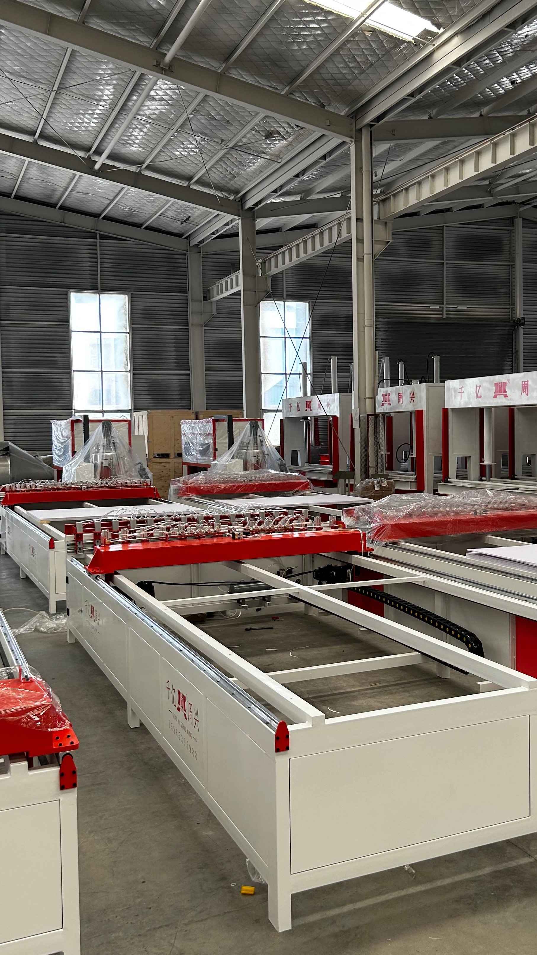 高位蜂窝芯拉伸机功能介绍