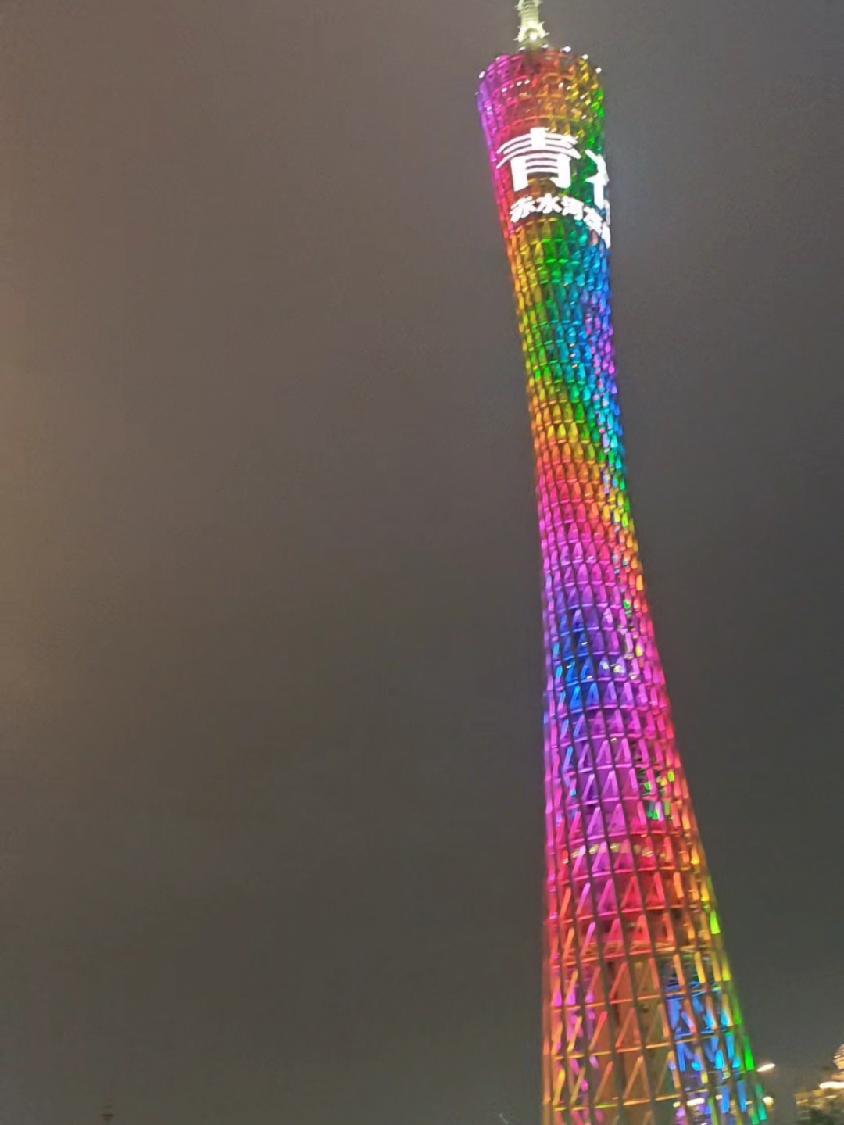 总得要吹吹珠江的晚风吧 广州珠江夜景 广州塔 小蛮腰 每个人都在奔赴