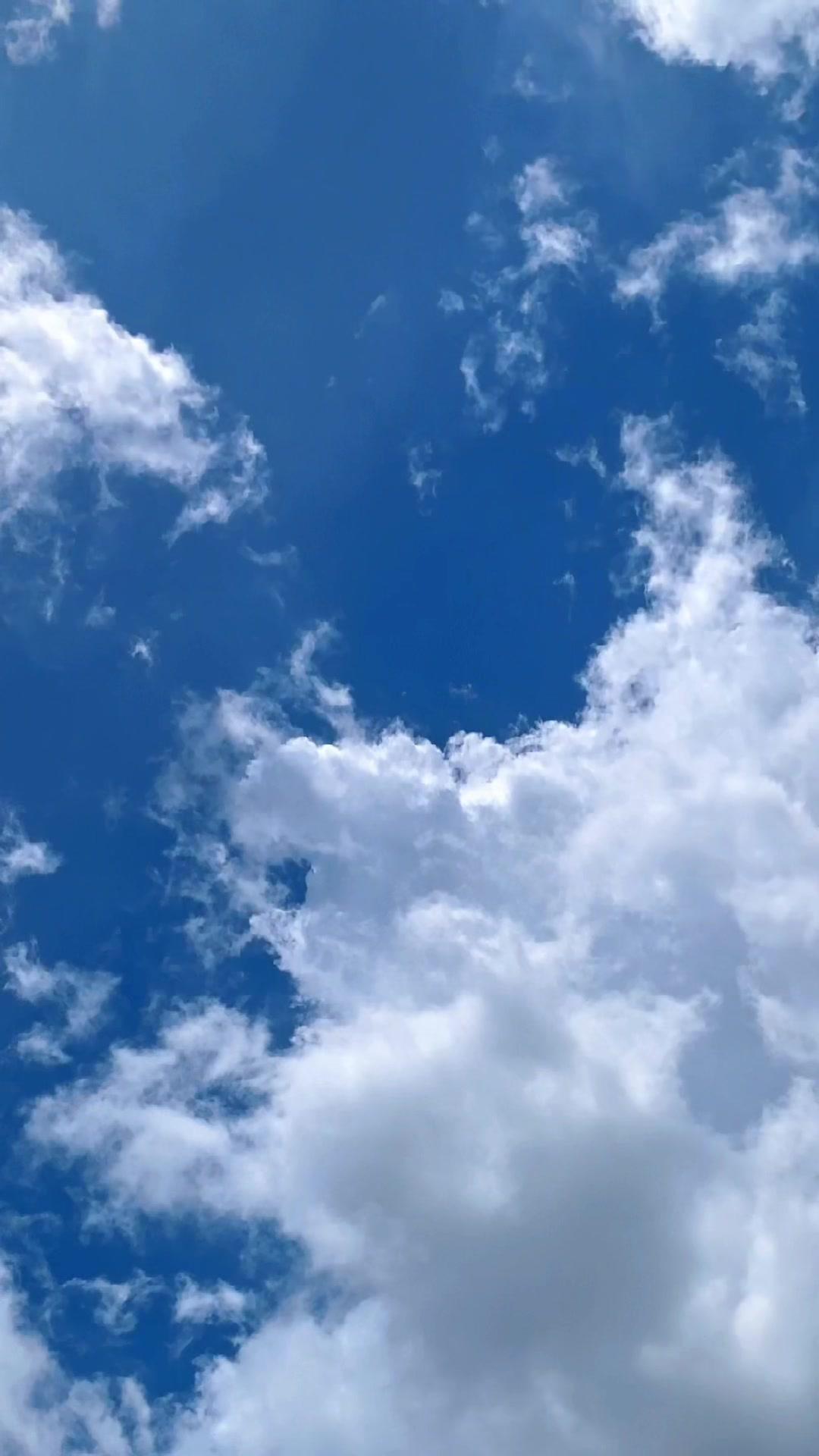 捕捉夏日天空 如果没有去过太空,你怎么就能确定头顶的天空不是另一片