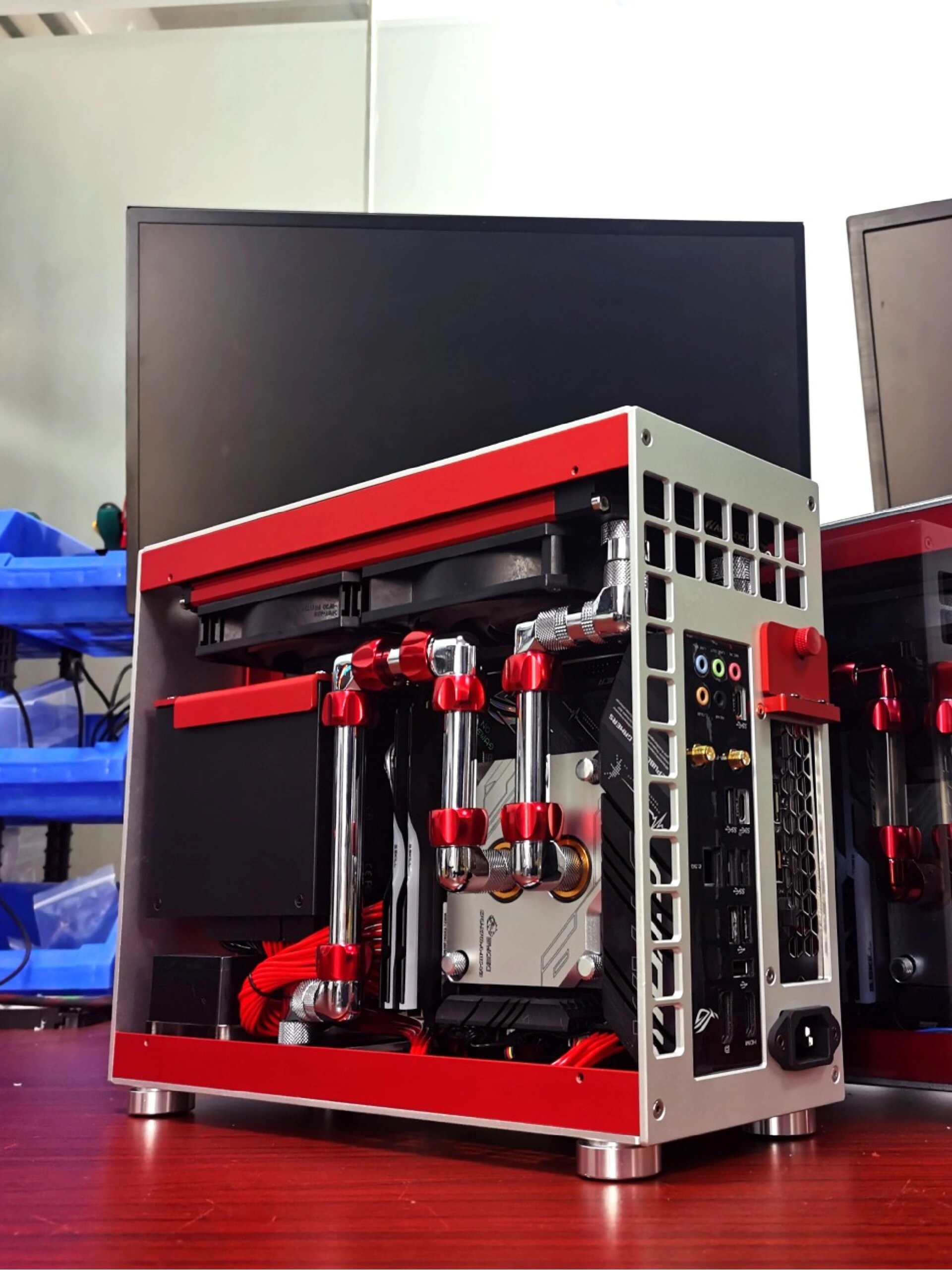 a4小机箱 itx水冷主机