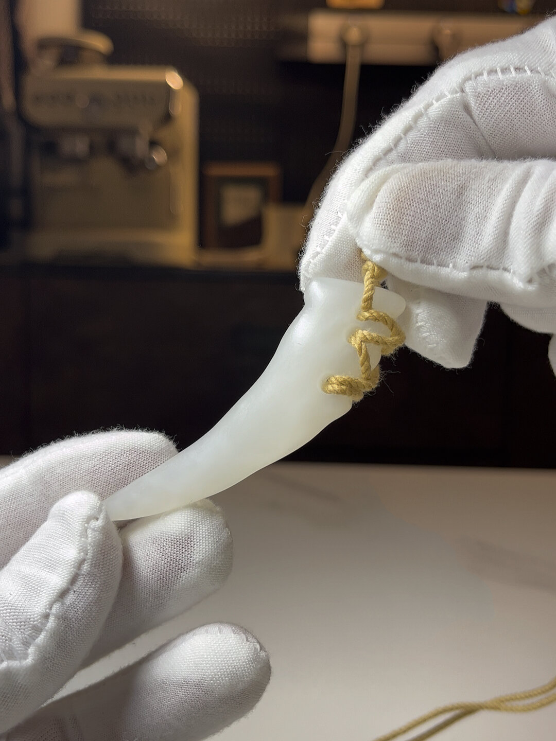 天然元素和田玉手工狼牙吊坠