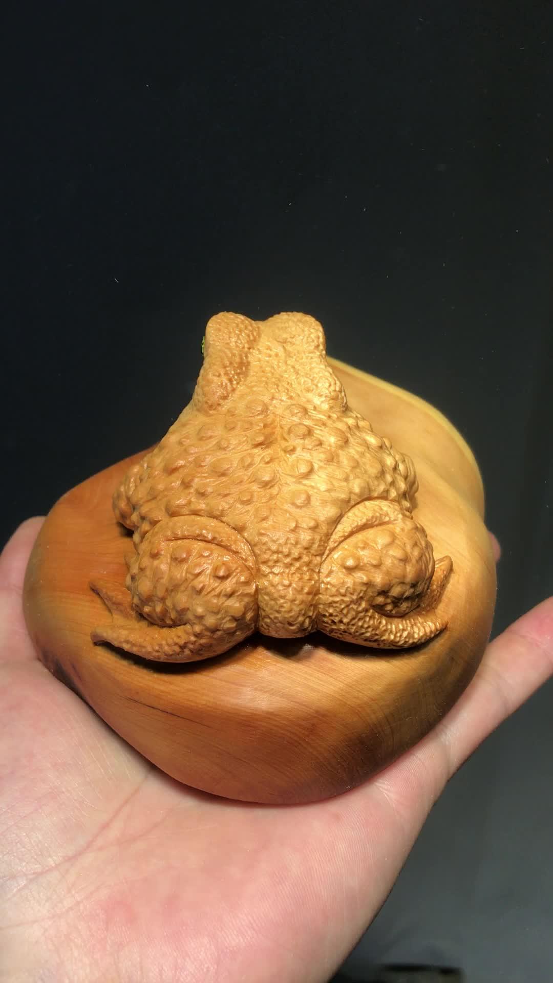 根雕蟾蜍小摆件 纯手工雕刻 手艺人 现场实拍