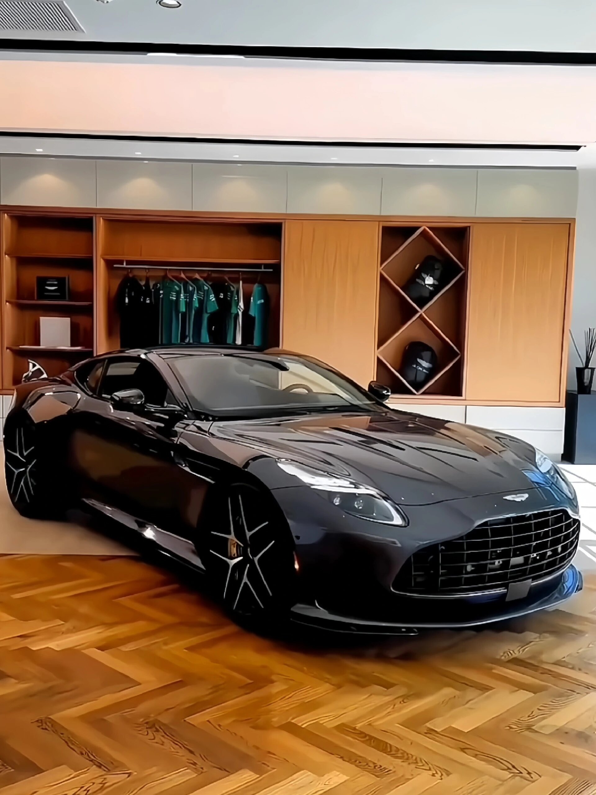 阿斯顿马丁db12跑车