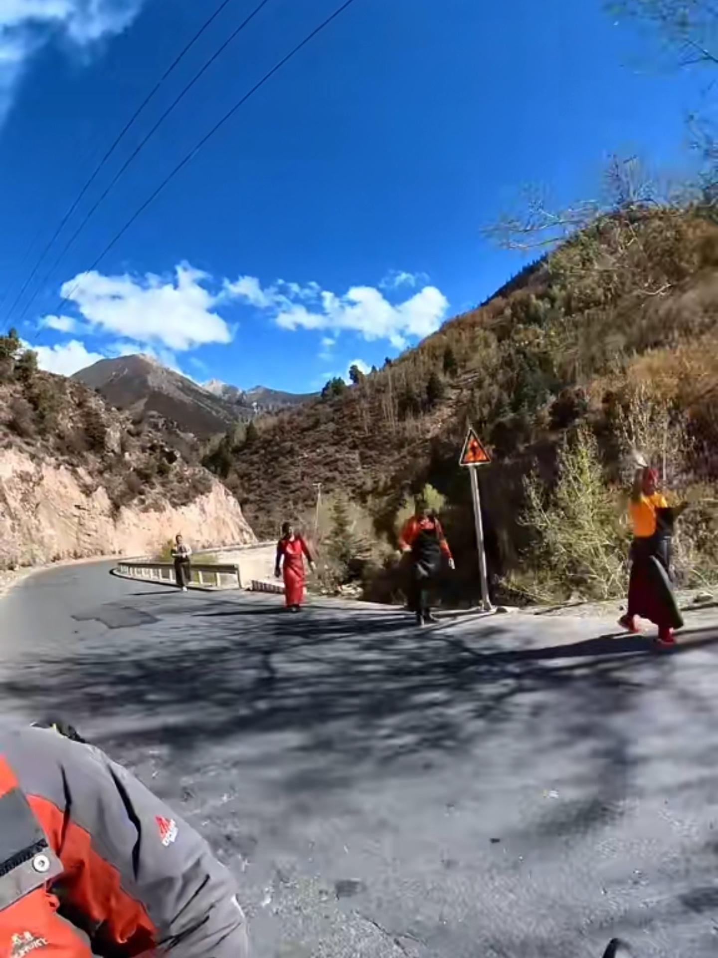 遇见朝圣者 摩旅 318川藏线 信仰的力量 此生必驾318
