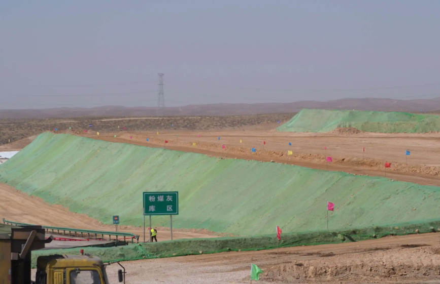 10年杨天庆走下法庭,含泪与母亲通话后被押法场,枪毙前表情漠然