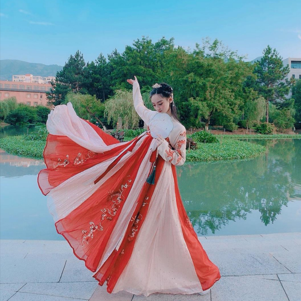 你们看不能日更真不怪我，是没人拍摄