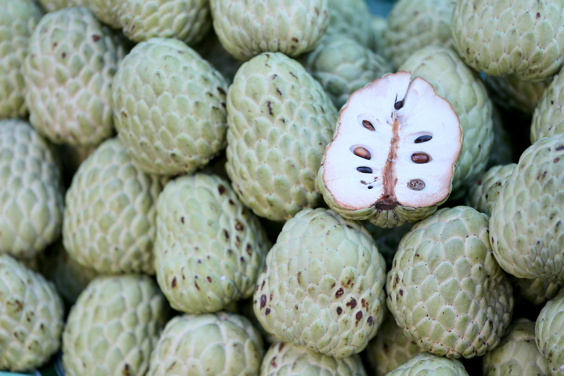 释迦果,一种低脂水果,可降低白内障的风险!还可促进眼睛健康