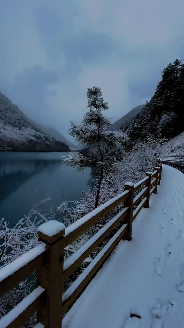 家乡九寨沟下雪了