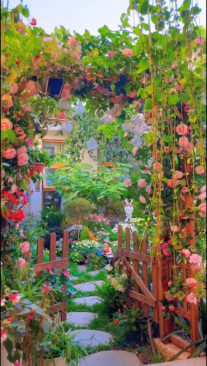 一秒闯进丽江古城爱丽丝梦游仙境花园民宿