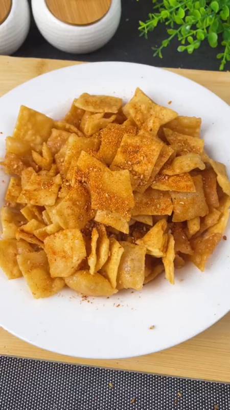 用饺子皮做的锅巴你吃过吗,又酥又脆太好吃了饺子皮烧烤料-度小视
