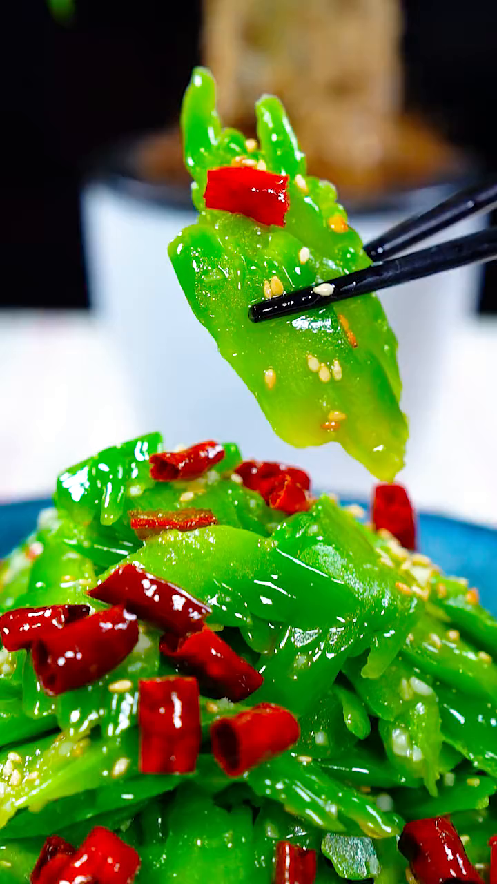 清脆爽口的凉拌苦瓜伴您度过炎炎夏日!