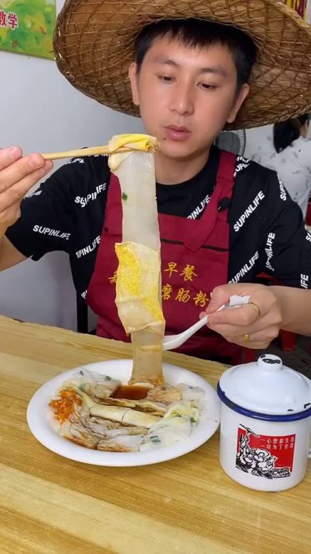 49万海月刚来峡谷就学会碰瓷了