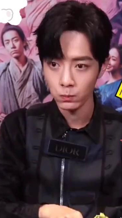 肖战与茄子的爱恨情仇能出一部连续剧了!当茄子遇到薯片,哥哥的回答真是绝了!