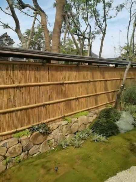 日式庭院的围墙非常有意境