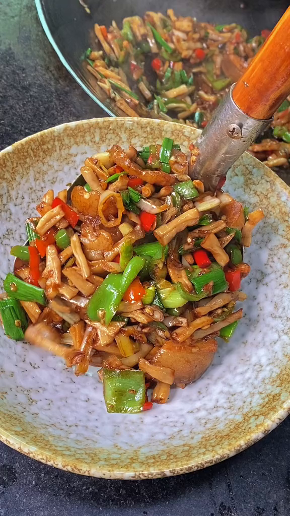 卜豆角卜辣椒卜扁豆丝三合一,口感丰富农家美食简单家常菜下饭神器-度